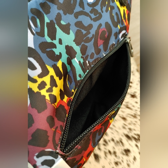 Sakroots Artist Circle Metro Tote Multi-Colored Leopard Style Print NWT - Picture 8 of 16